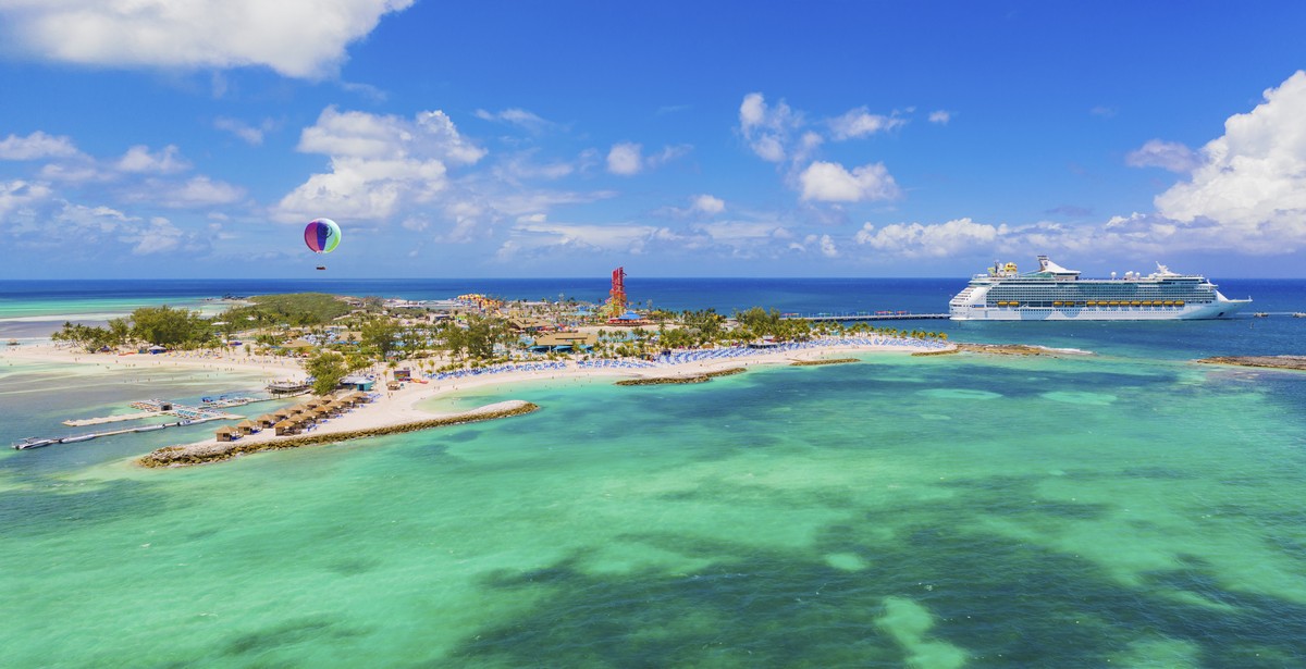 La journée parfaite de Royal Caribbean International à CocoCay offre une combinaison de sensations fortes uniques et de façons uniques de se détendre qui changent à jamais ce qui est possible dans une destination de vacances. 